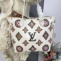 Louis Vuitton Neverfull MM Handbag