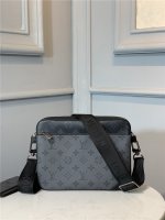 Louis Vuitton Trio Messenger