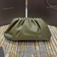 BOTTEGA VENETA THE POUCH 40 green REPLICA