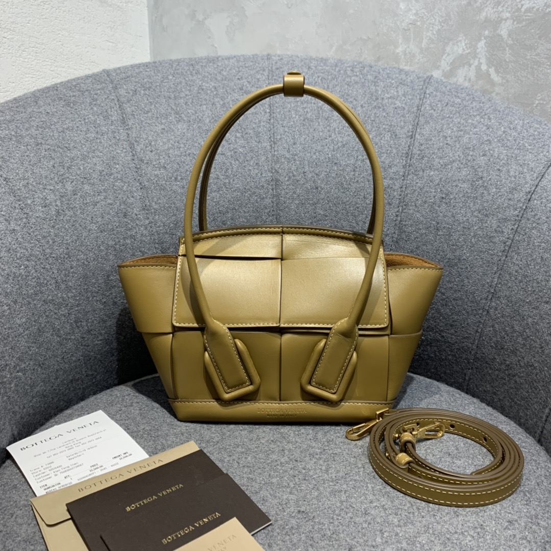 BOTTEGA VENETA ARCO 29 BAG PLAIN IN Yellow