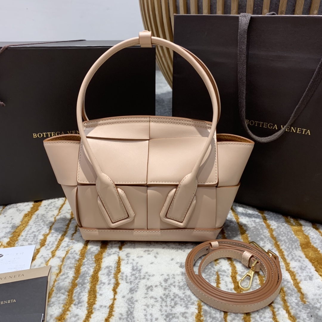 Bottega Veneta Handbag aprico