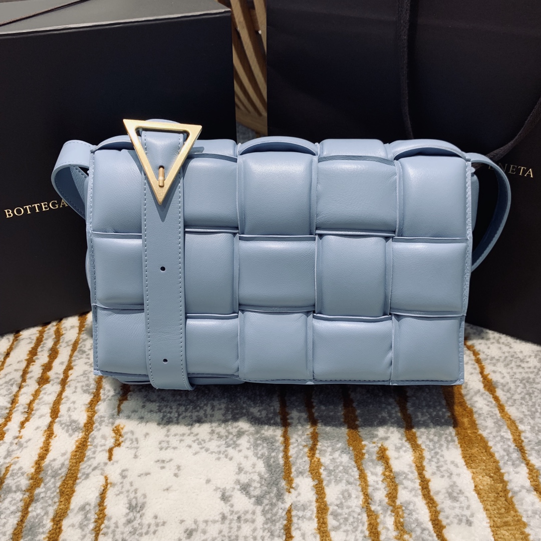 BOTTEGA VENETA HANDBAG light blue