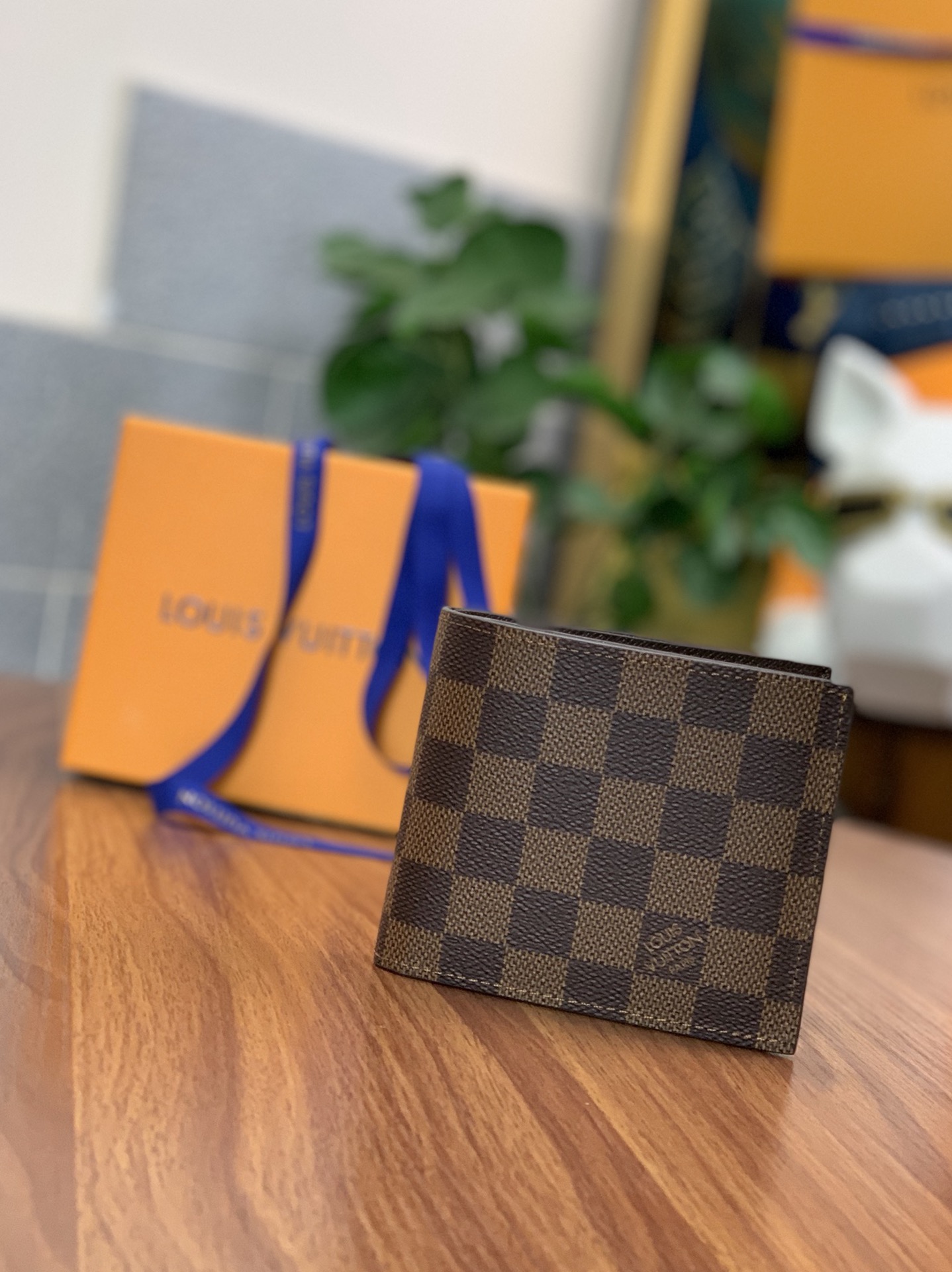 Louis Vuitton LV Multiple checkerboard pattern short wallet