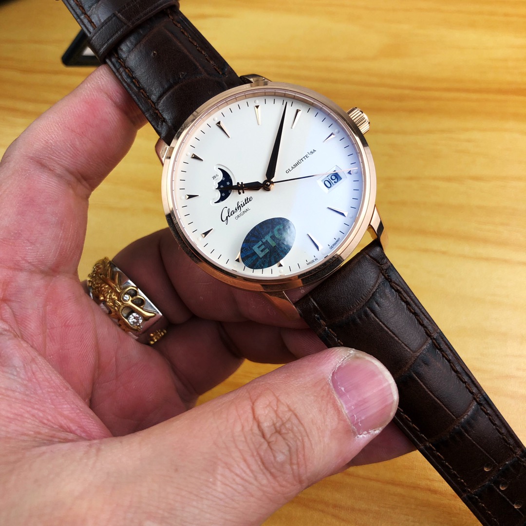 Glashütte Original Senator Big Date Moon Phase Wristwatch