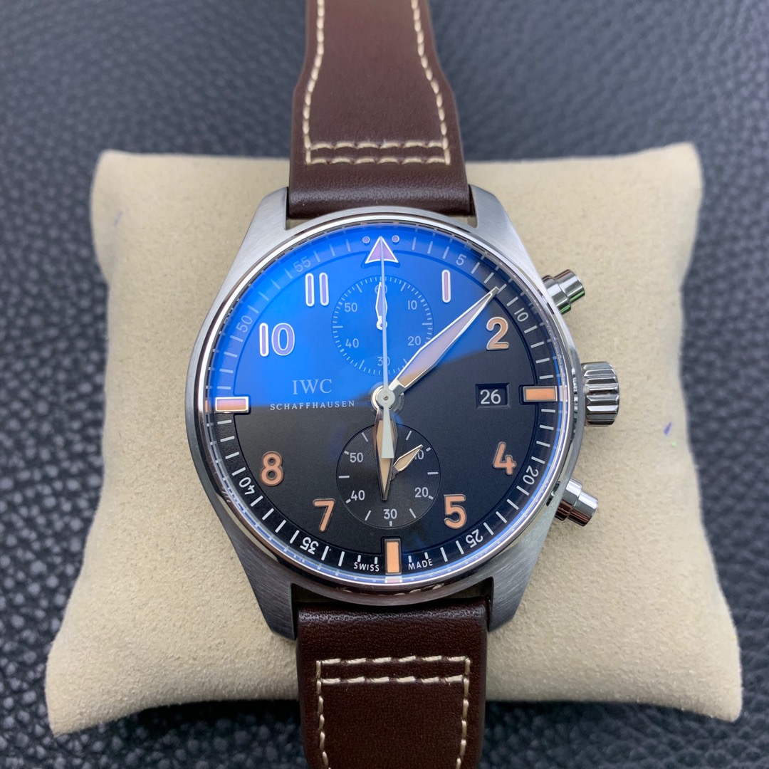 World Pilot 43 Series IW387808