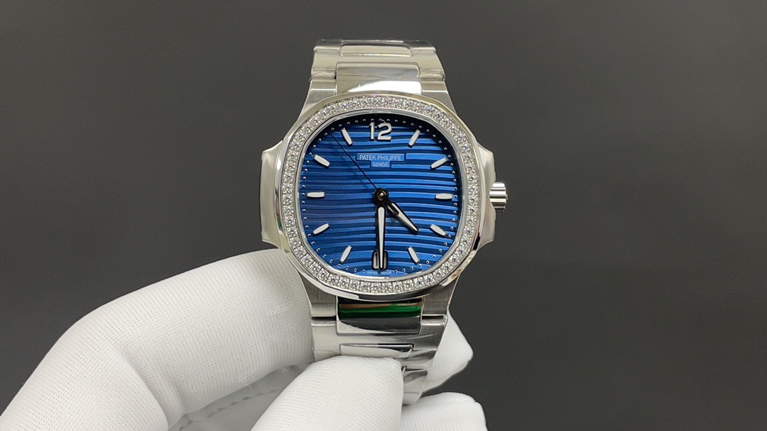 Patek Philippe Elegant and Sporty Nautilus Ladies PP7118 Watch