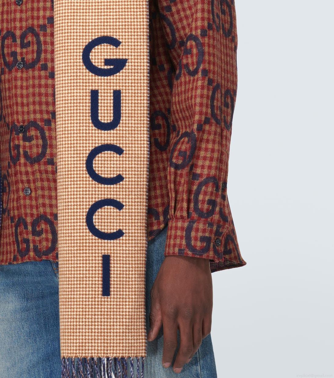 GucciLogo wool and cashmere scarf