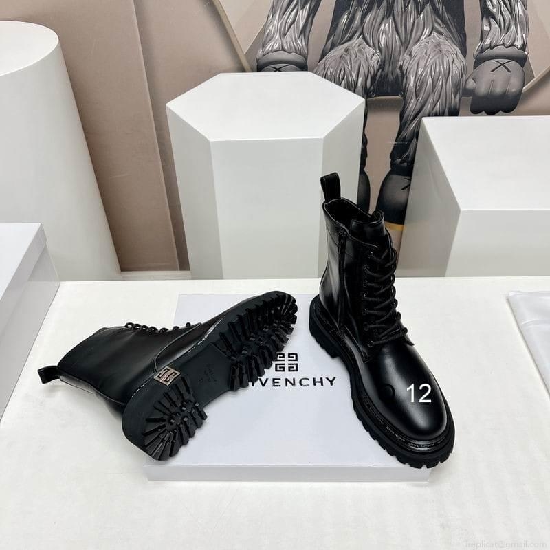 Givenchy short boots Woman Ts Givenchy sz35-39 2C J0803