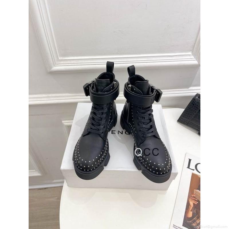 Givenchy short boots Woman Ts Givenchy sz35-42 2C XC1007