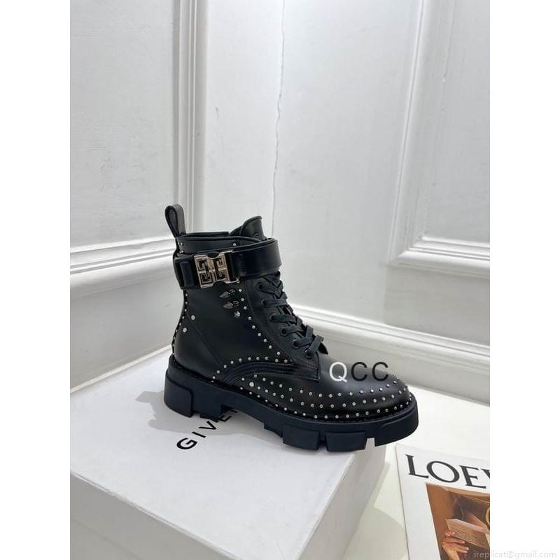 Givenchy short boots Woman Ts Givenchy sz35-42 2C XC1007