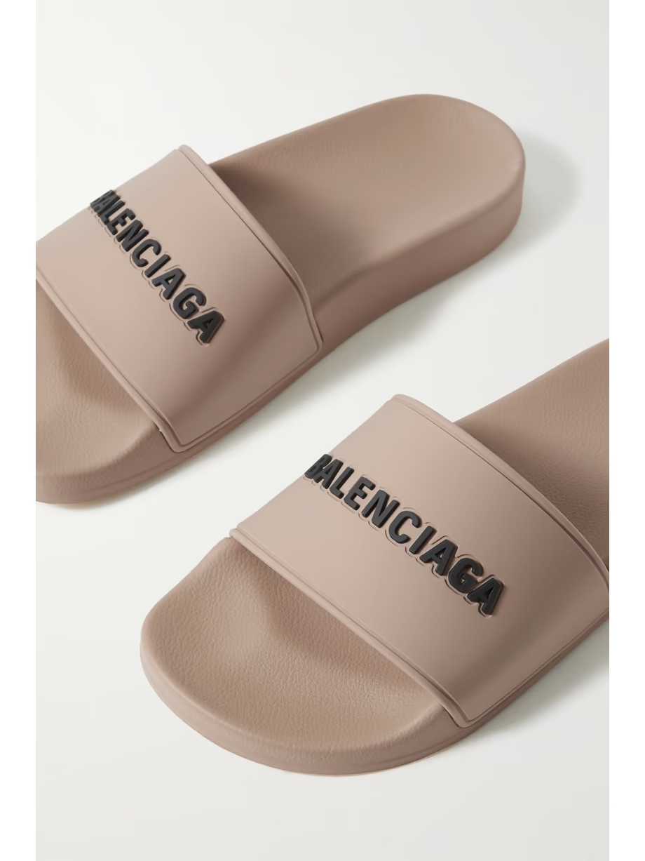 Piscine logo-embossed rubber slides