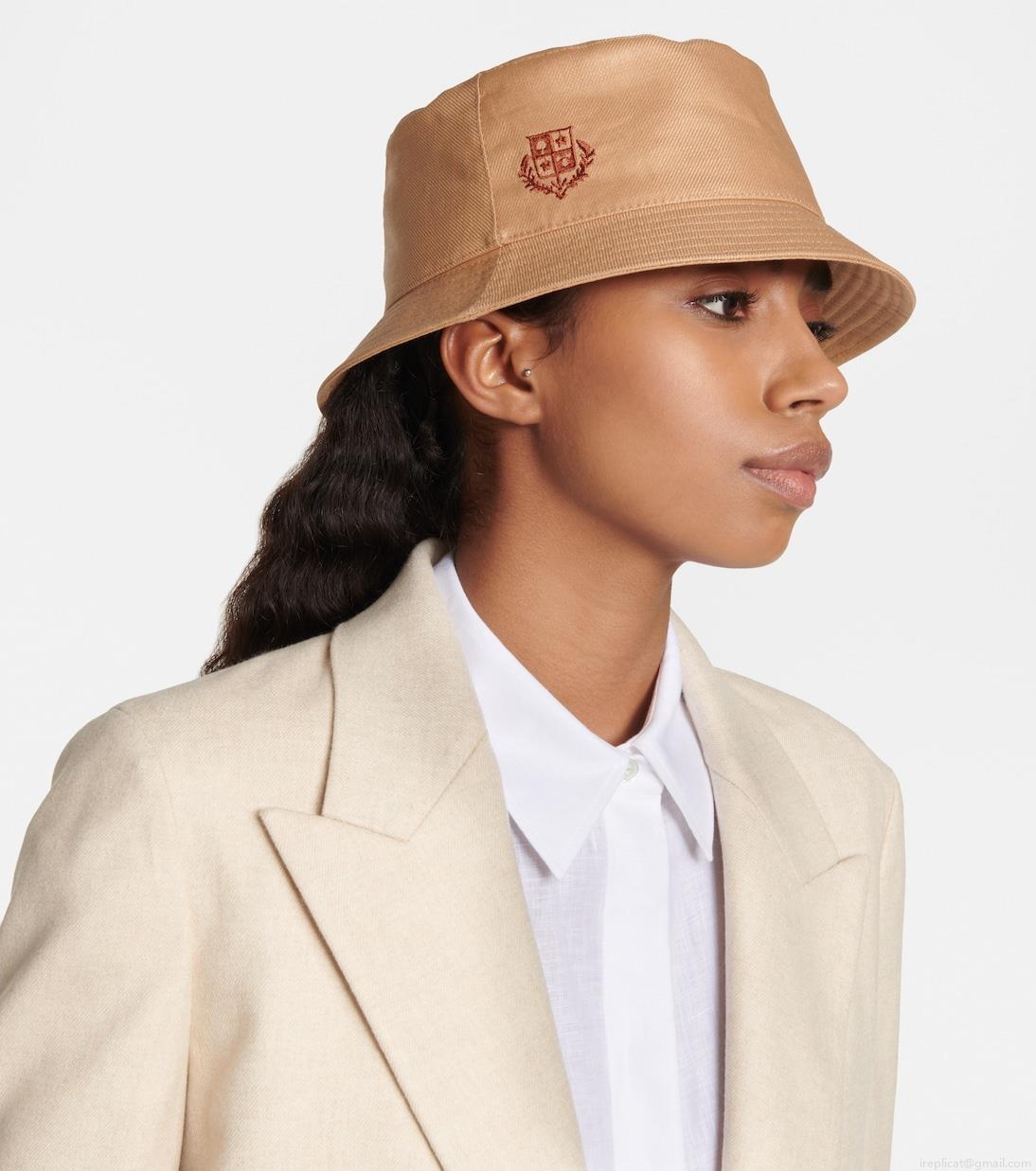 Loro PianaLogo linen bucket hat