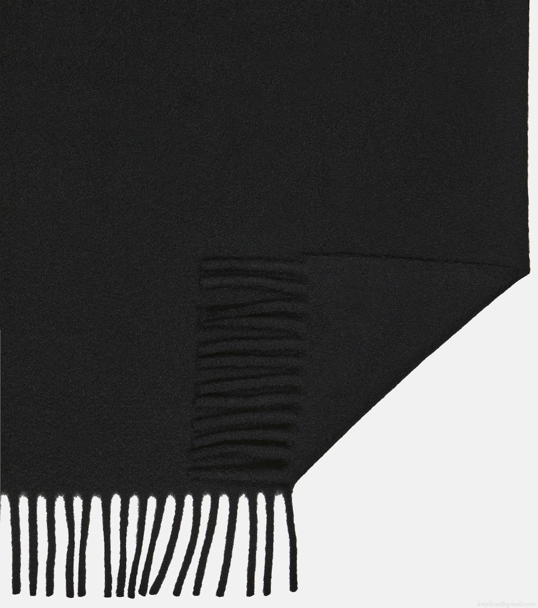 Loro PianaCashmere scarf