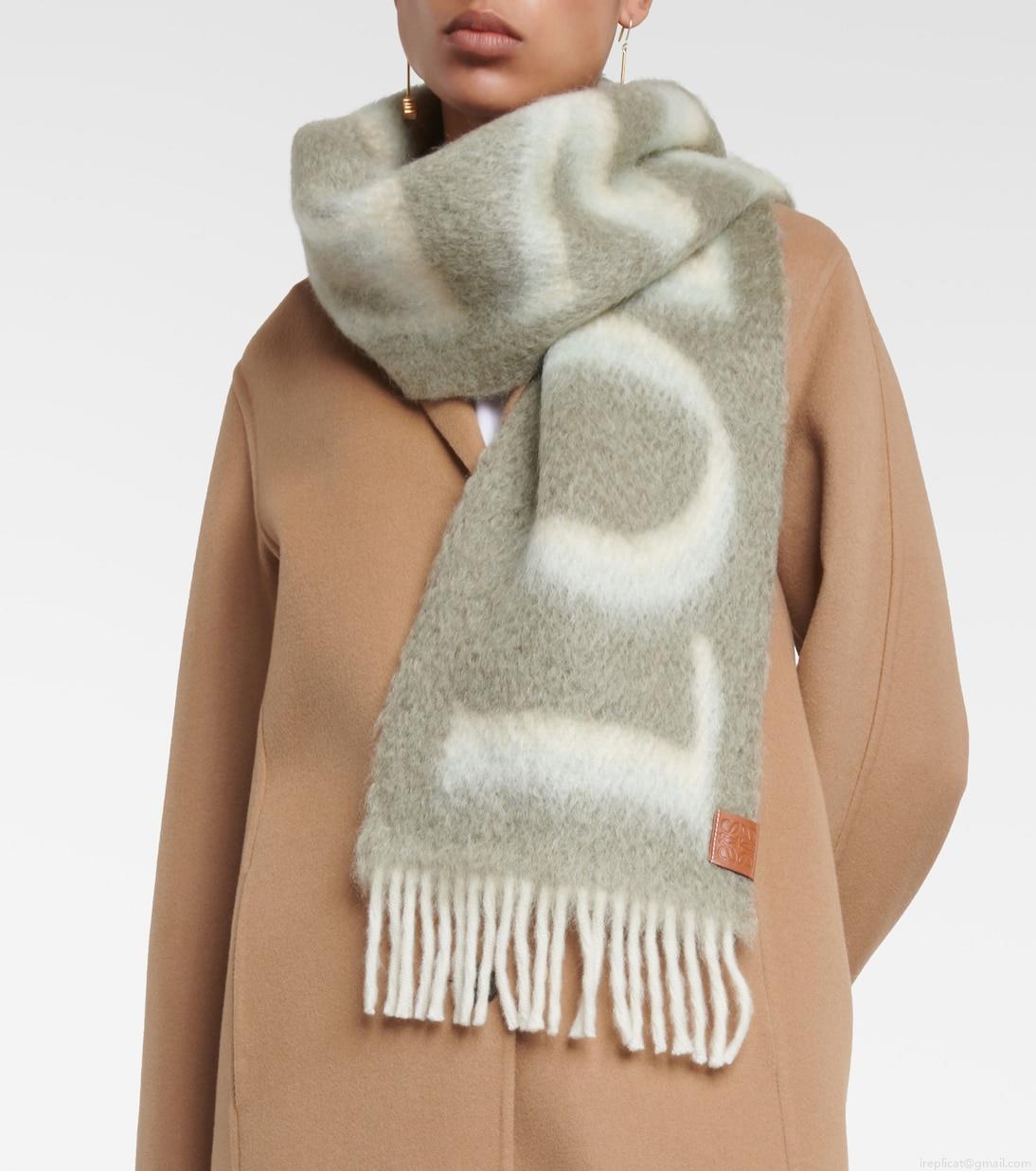 LoeweAnagram scarf