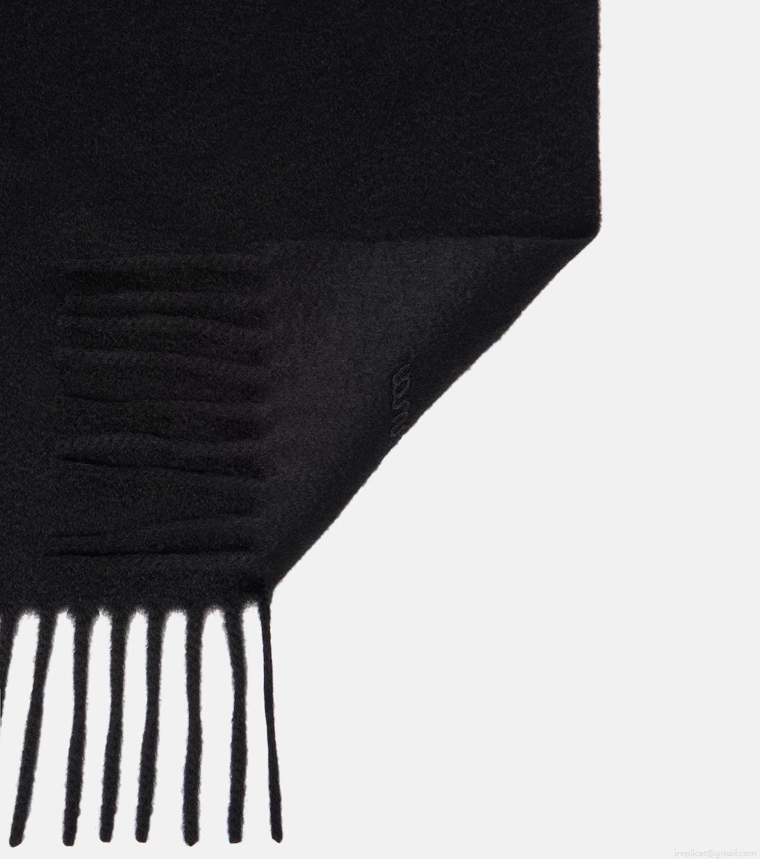 Loro PianaCashmere scarf