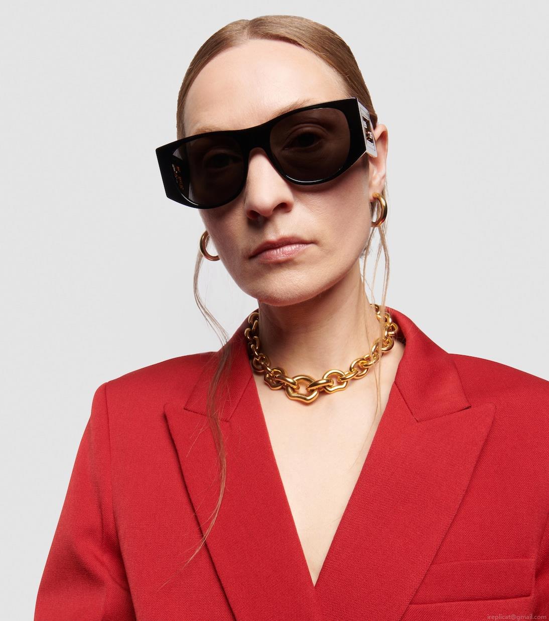 FendiBaguette oversized sunglasses